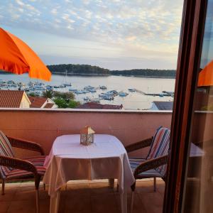 Afbeelding uit fotogalerij van Haus Mandarina in Rab