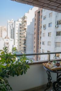 科尔多瓦Departamento del Boulevard的阳台享有部分建筑的景致。