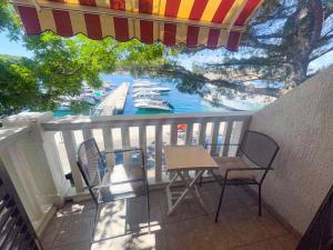 Balkón alebo terasa v ubytovaní Apartmani Dea