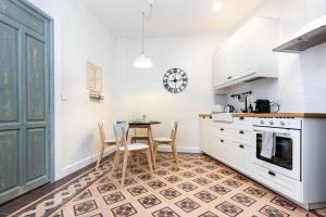Apartamentos PROGRESO的厨房或小厨房