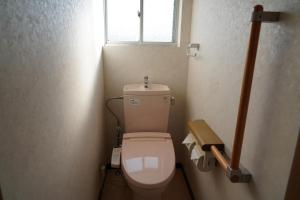 Ein Badezimmer in der Unterkunft 吹屋庵