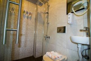 Koupelna v ubytování Nostalji Hotel