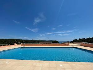 ラ・クロワ・ヴァルメにあるLes terrasses de sylvabelle Apt 543のギャラリーの写真