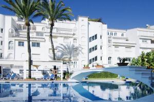Bazén v ubytovaní Apartamento en Playa Real, en 1ª línea de playa alebo v jeho blízkosti
