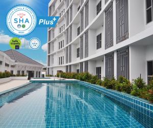 Bazén v ubytování Vapa Hotel - SHA Extra Plus nebo v jeho okolí