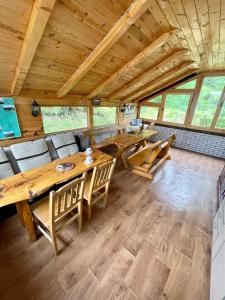 Posezení v ubytování Underwoods Žabljak Guesthouse