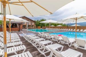 Bazén v ubytování Sofion hotel&resort nebo v jeho okolí
