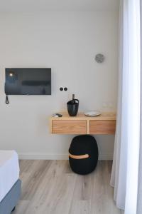 TV a/nebo společenská místnost v ubytování Princess Mare Hotel - Adults Only