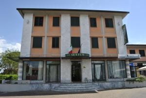 The building in which a szállodákat is located