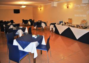 A restaurant or other place to eat at Hotel Sextum