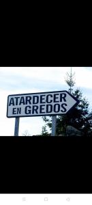 a sign that reads antepereper en greeeers at Atardecer en Gredos 2 in San Bartolomé de Tormes