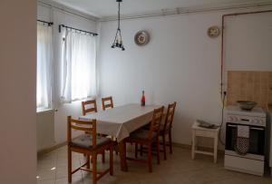 Kuchyň nebo kuchyňský kout v ubytování Főnix Ház + 11 fotografií