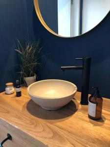 Ένα μπάνιο στο Cantal Bed & Breakfast