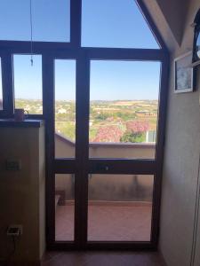 A balcony or terrace at Charming apartment Menfi sea view