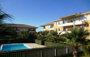 Bazén v ubytování Résidence calme avec piscine nebo v jeho okolí