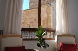 A seating area at La Casa de Zamora