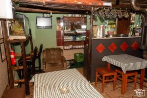 Salone o bar di Mikin vajat i ribnjak Korenita, Loznica