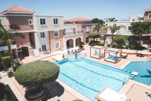 Bazén v ubytování Zeus Village Resort - Adults Only nebo v jeho okolí