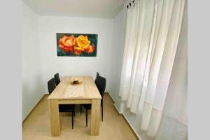 Posezení v ubytování “SMILE NERJA” chic apartment with WIFI, 4 guests