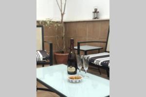 Postel nebo postele na pokoji v ubytování “SMILE NERJA” chic apartment with WIFI, 4 guests