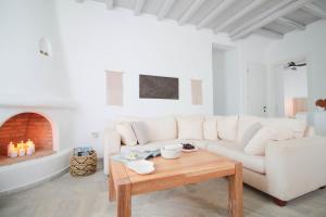 Gallery image of Two Coasts Villa 150m from the beach in Agios Ioannis Tinos