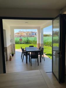 Fotografie z fotogalerie ubytování La Juli, Exclusivo chalet nuevo, de lujo v destinaci Matalascañas