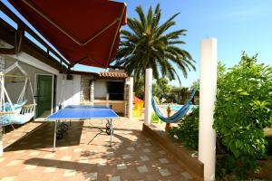 Bazén v ubytovaní Holiday Home Villa Margherita alebo v jeho blízkosti