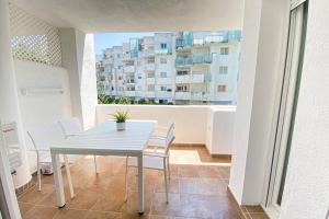 Balkón alebo terasa v ubytovaní Blue Marina - Terraza, piscina y Wifi gratis