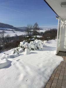Idyllisch Wohnen im Weserbergland - kompletter Bungalow auf eigenem Grundstück semasa musim sejuk