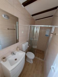 Koupelna v ubytování Holiday House Pag