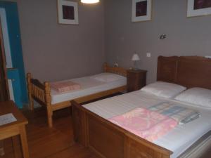 Ein Bett oder Betten in einem Zimmer der Unterkunft Chez Baratier