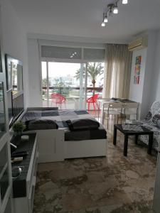 Posezení v ubytování ESTUDIO CASTILLO SANTA CLARA/TORREMOLINOS