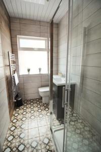 Koupelna v ubytování Anjore House - Modern House in Belfast City