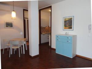 Kuchyňa alebo kuchynka v ubytovaní Nice flat by the beach with swimming pool-Beahost