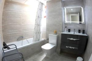 Fotografie z fotogalerie ubytování Bel appartement raffiné à 600 m de la plage v destinaci Manilva