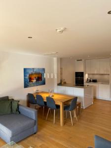 Kuchyňa alebo kuchynka v ubytovaní Moderne Wohnung im Botenwirt Top 6"Almhütte"