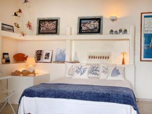 A bed or beds in a room at Villa Marisa - La Guarida