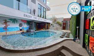 Hồ bơi trong/gần OneLoft Hotel