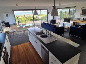 Gallery image of Coorong Waterfront Retreat in Meningie