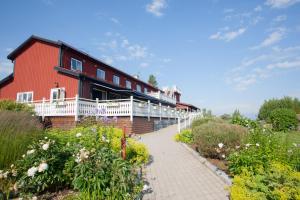 Garður fyrir utan Hotell Villa Långbers