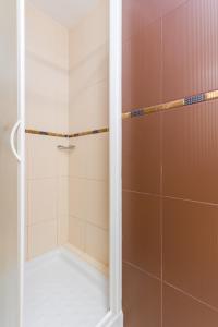 A bathroom at Marina Residence - Ostro 313 by Locap Group