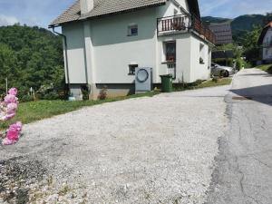 Fotografie z fotogalerie ubytování Apartma Rekar - a house, where you can relax in the embrace of nature v destinaci Jesenice