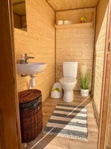 Kylpyhuone majoituspaikassa Kargaja Kuke Saun & Kämping
