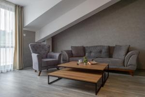A seating area at Luxury 2-bedroom apartment by Studenets Center by Flat Mаnager