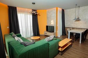 Photo de la galerie de l'établissement Hotel Visar - Apartments, à Vlorë