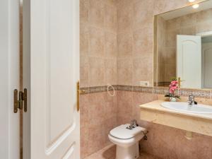 Kúpeľňa v ubytovaní Apartment Sierra Mar by Interhome