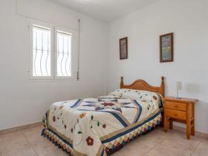 Posteľ alebo postele v izbe v ubytovaní Apartment Sierra Mar by Interhome