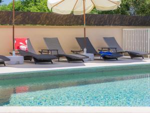 Bazén v ubytování Holiday Home Andrea by Interhome nebo v jeho okolí