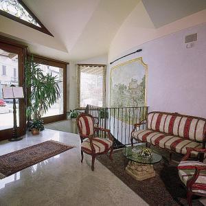 A seating area at Hotel Mazzoleni