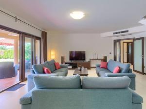 TV a/nebo společenská místnost v ubytování Holiday Home Andrea by Interhome